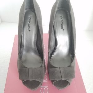 Shoe Dazzle Gray Heels
